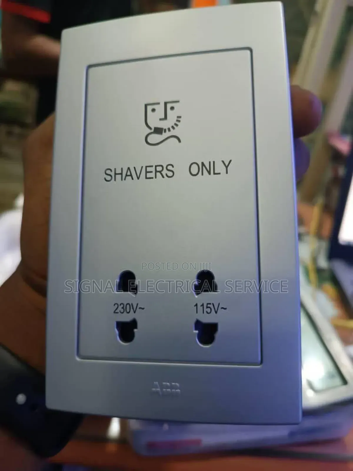 Shaver Socket