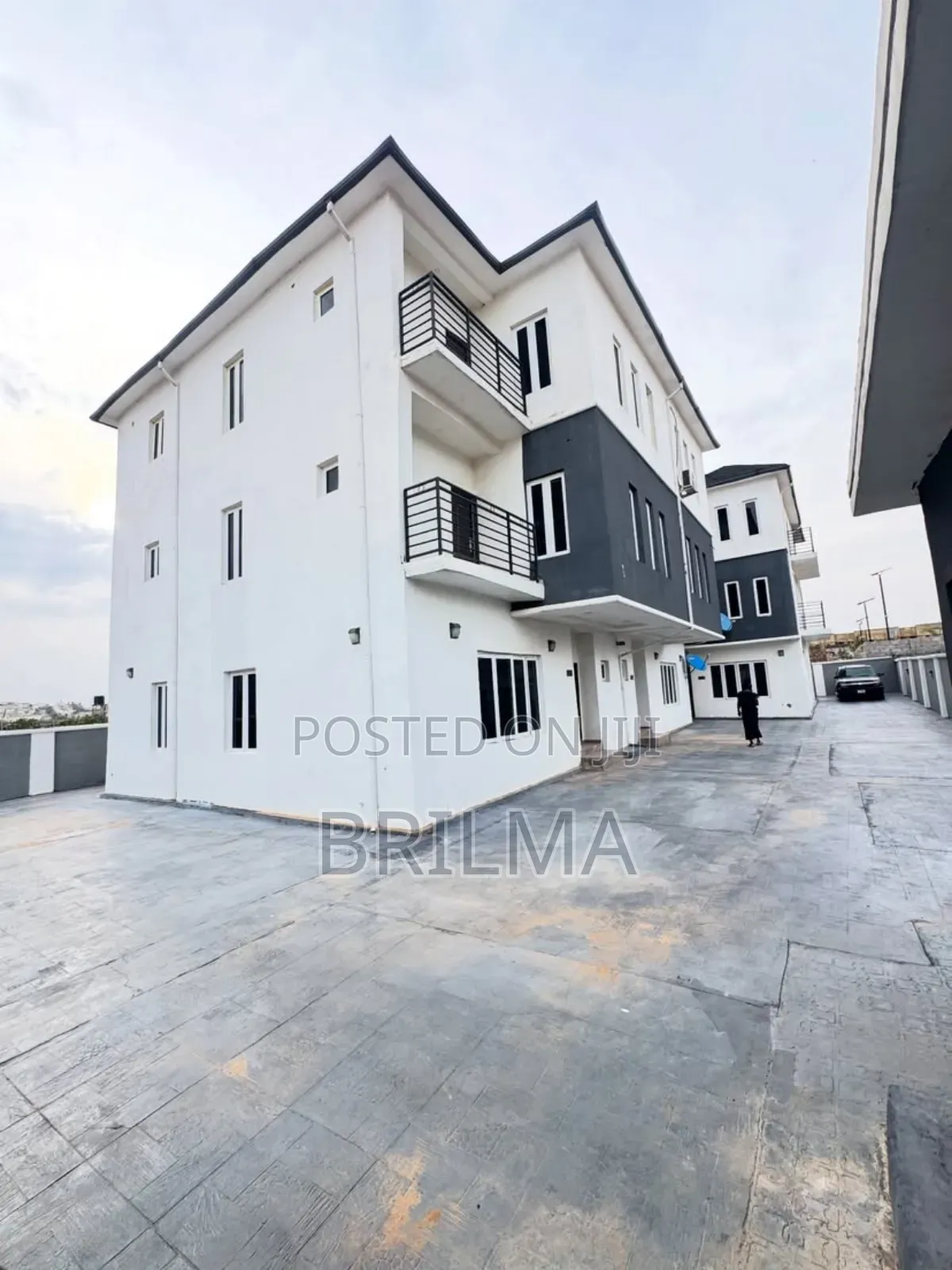 4bdrm Duplex in Life Camp for rent