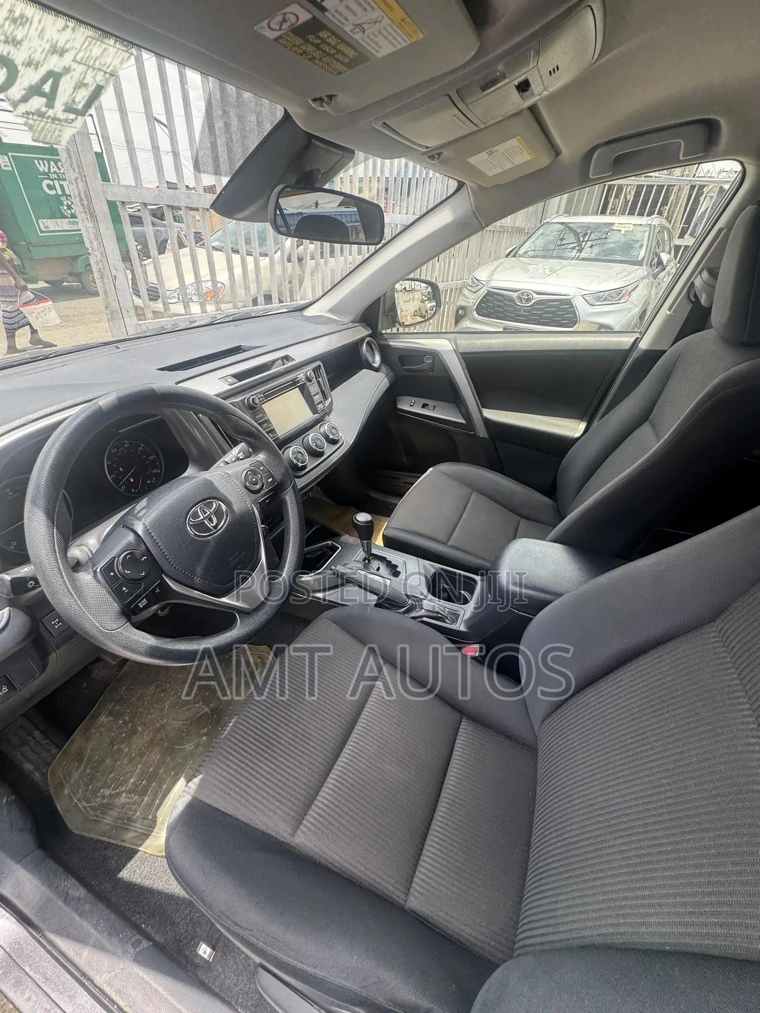 Toyota RAV4 LE AWD (2.5L 4cyl 6A) 2017 Gray