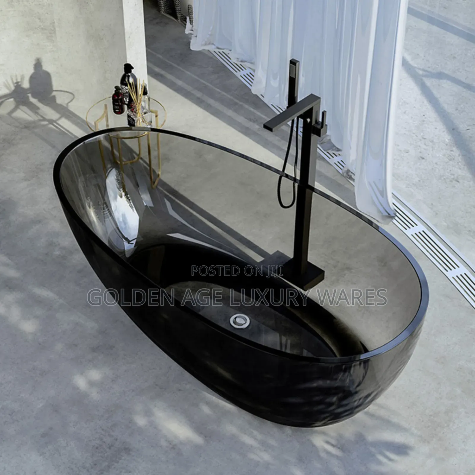 Grey Translucent Glass Bathtub for 7 Star Bathroom