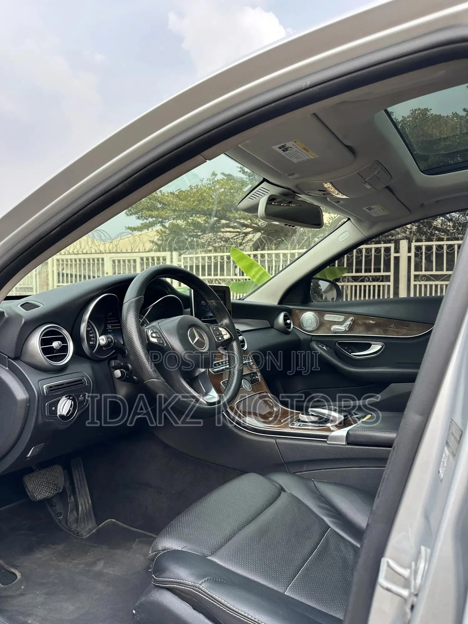 Mercedes-Benz C300 Luxury 4dr AWD 4Matic Sedan (2.0L 4cyl 7A) 2015