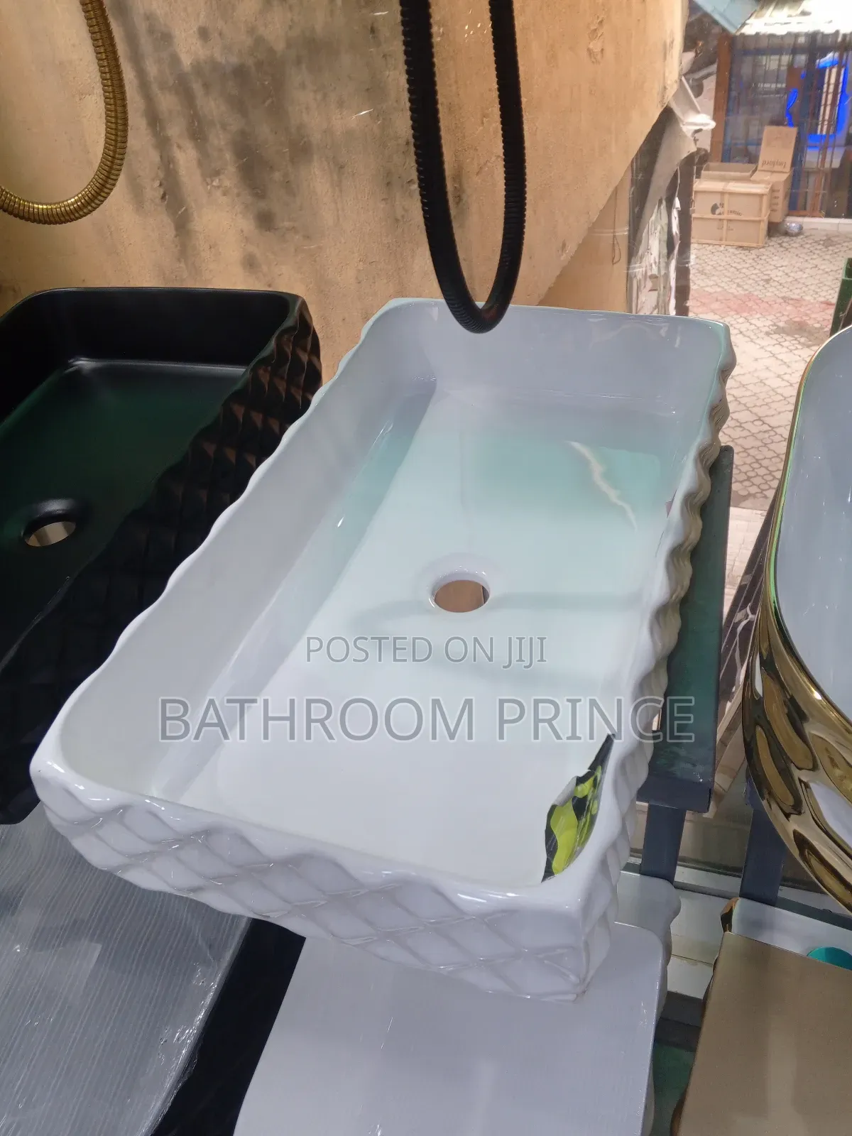 White Zigzag Countertop Basin