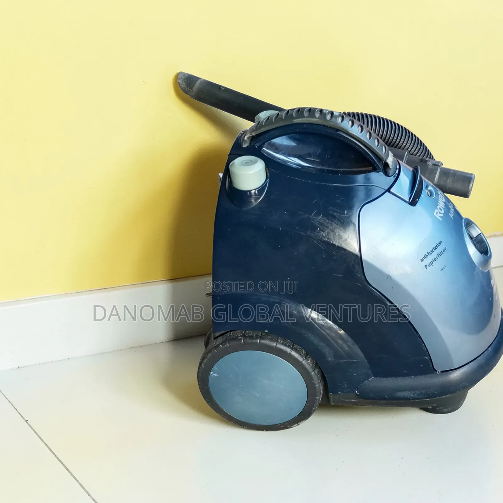 Standard Vacuum Cleaner for Intensive Cleaning