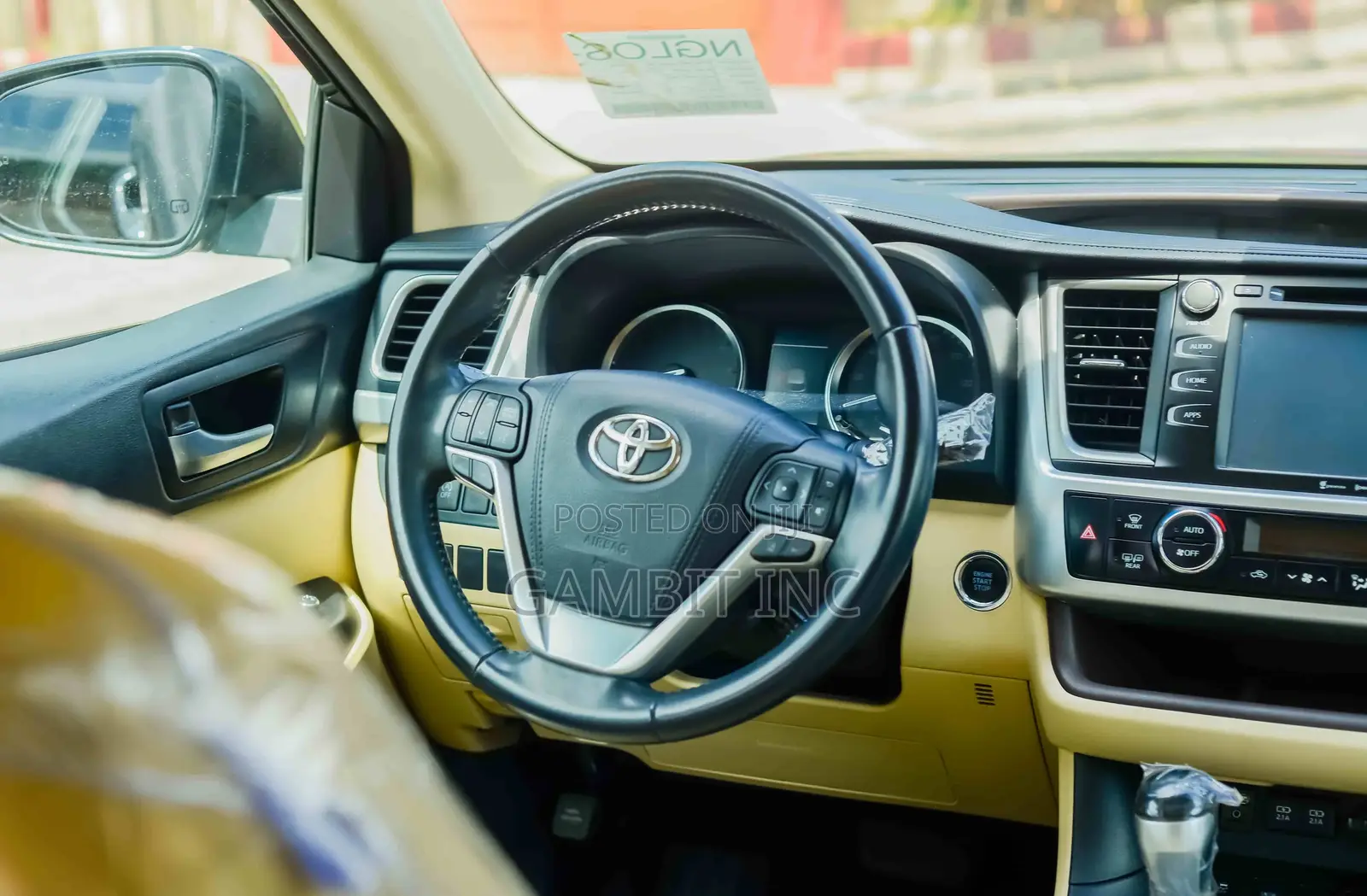 Toyota Highlander SE 4x4 V6 (3.5L 6cyl 8A) 2018 Black
