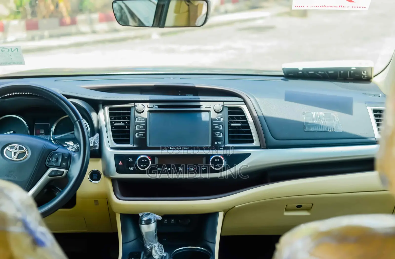 Toyota Highlander SE 4x4 V6 (3.5L 6cyl 8A) 2018 Black