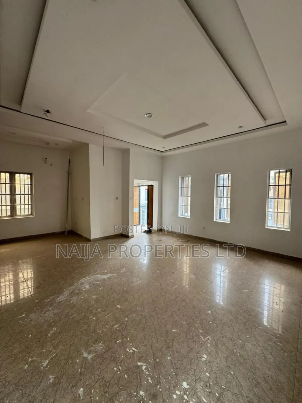 5bdrm Duplex in Agungi for rent