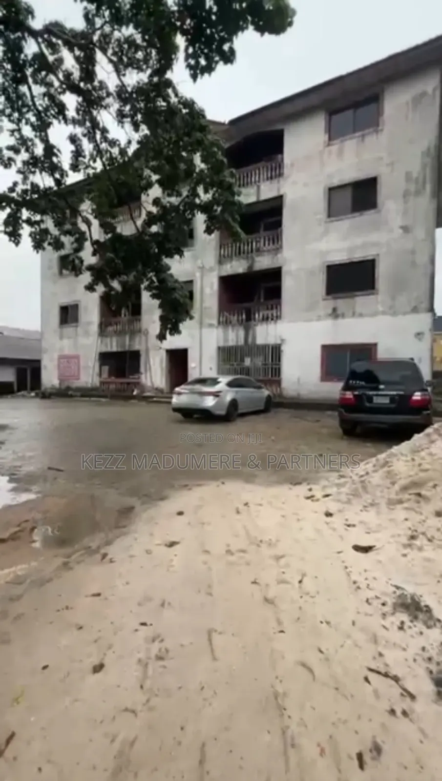 For Sale : Non Functional Apartment Hotel Near New Gra , Ph
