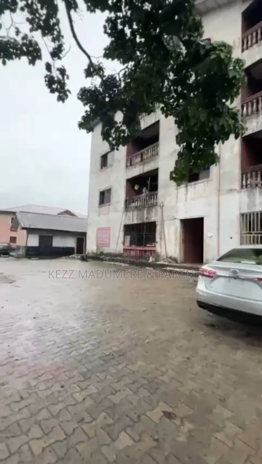 For Sale : Non Functional Apartment Hotel Near New Gra , Ph
