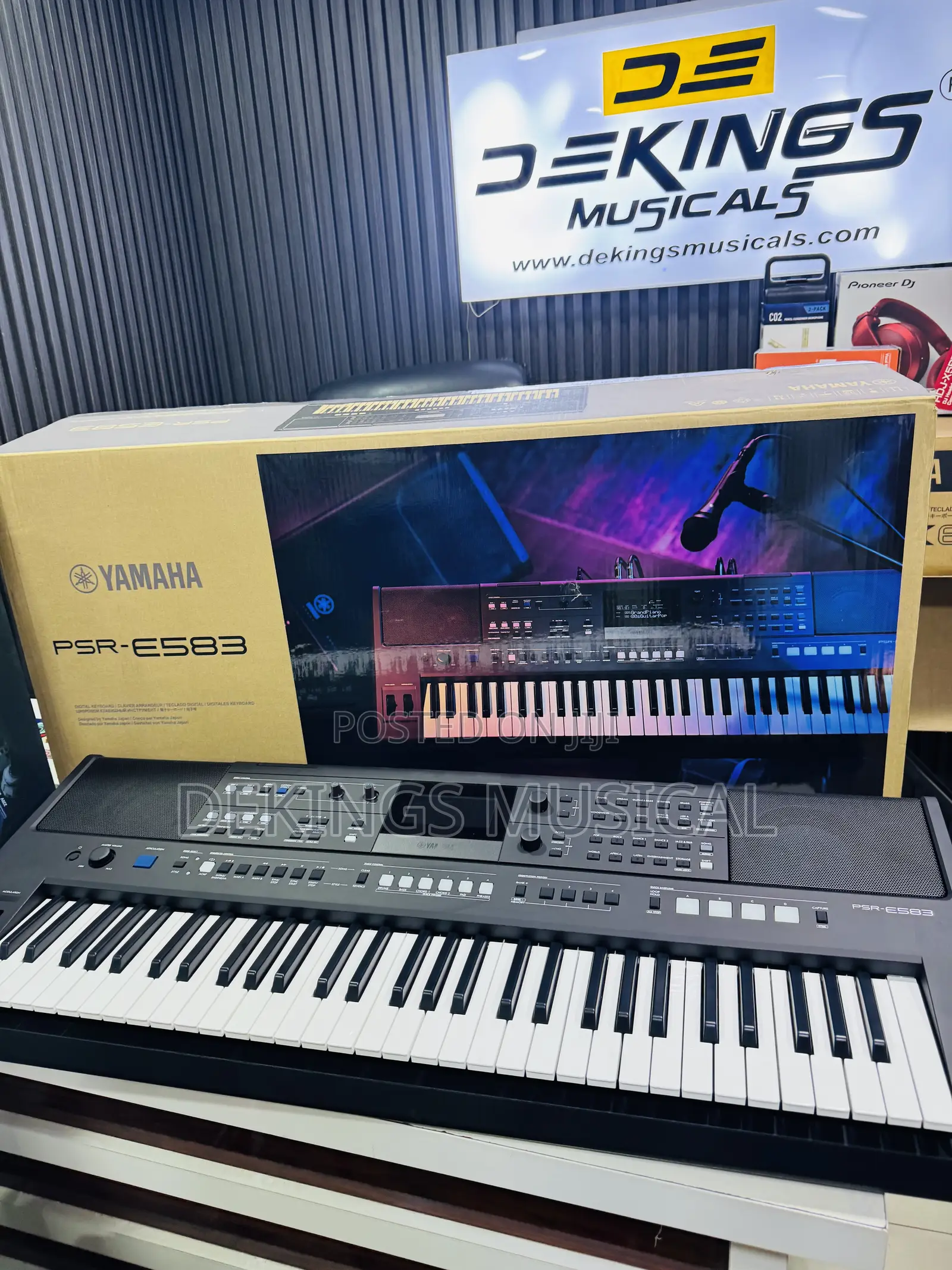 Yamaha PSR E583 Portable Keyboard