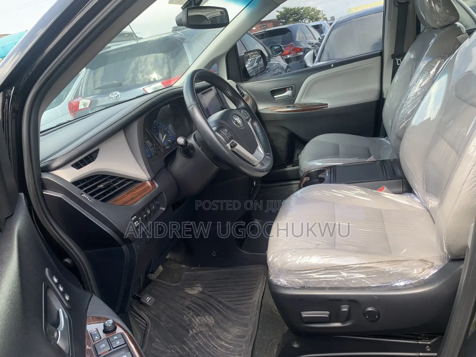 Toyota Sienna 2015 Black
