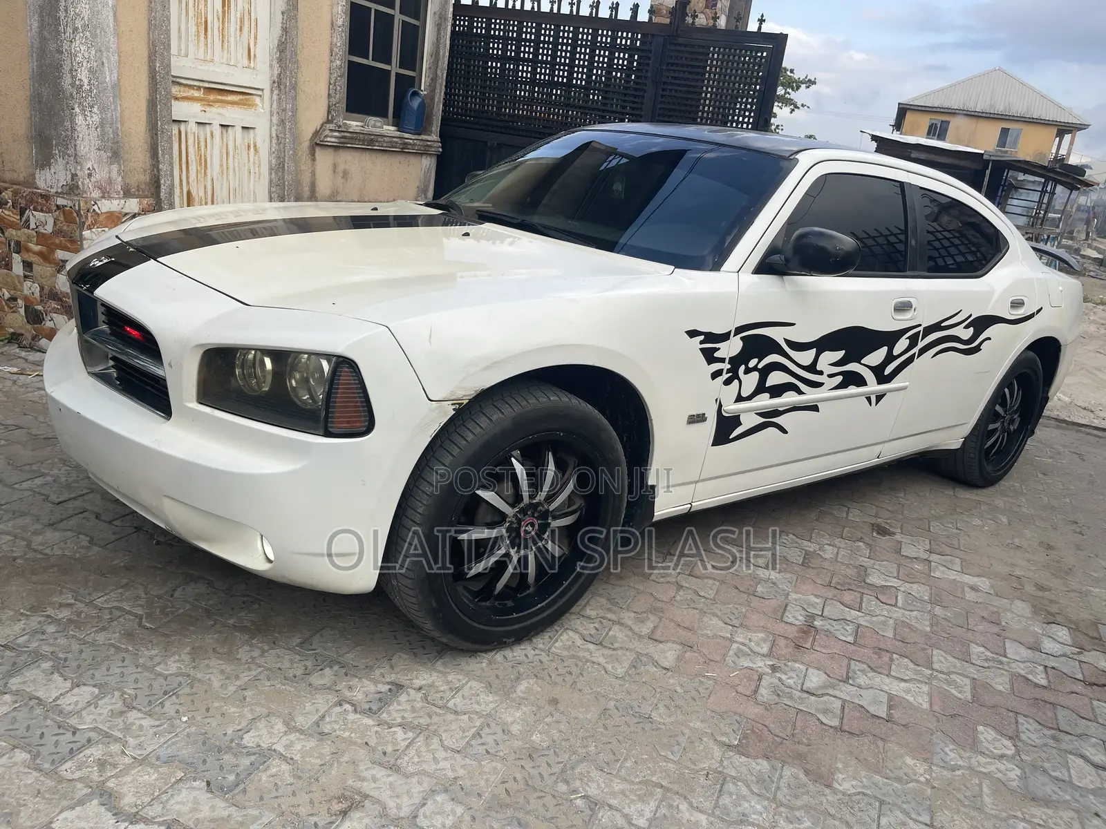 Dodge Charger 2010 White