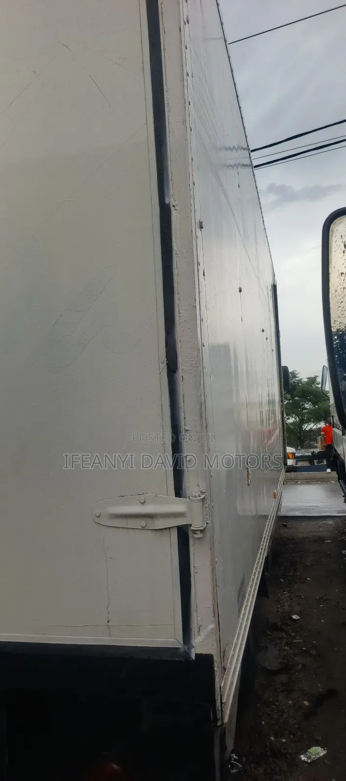 Mercedes Benz 814 Cover Body Tokunbo With Custom Paper