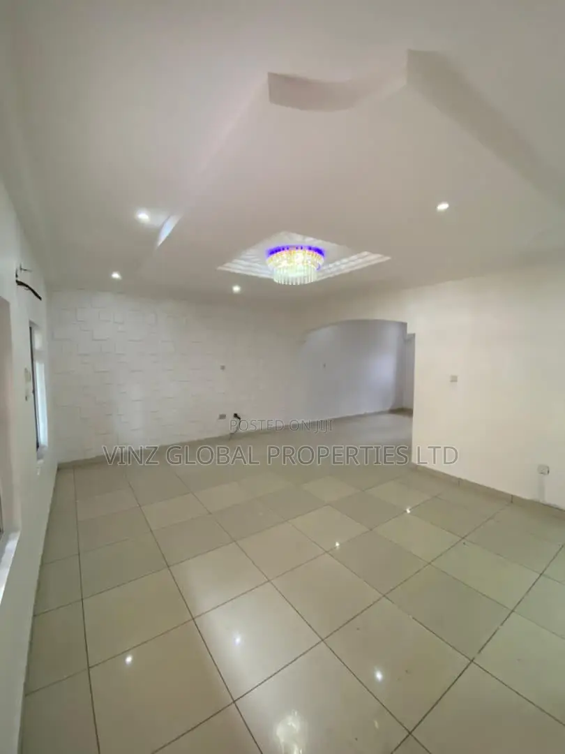 2bdrm Apartment in Chevron for rent