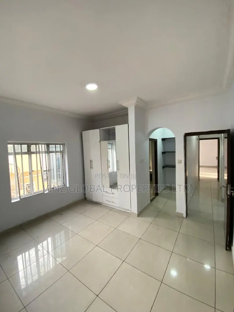 2bdrm Apartment in Chevron for rent