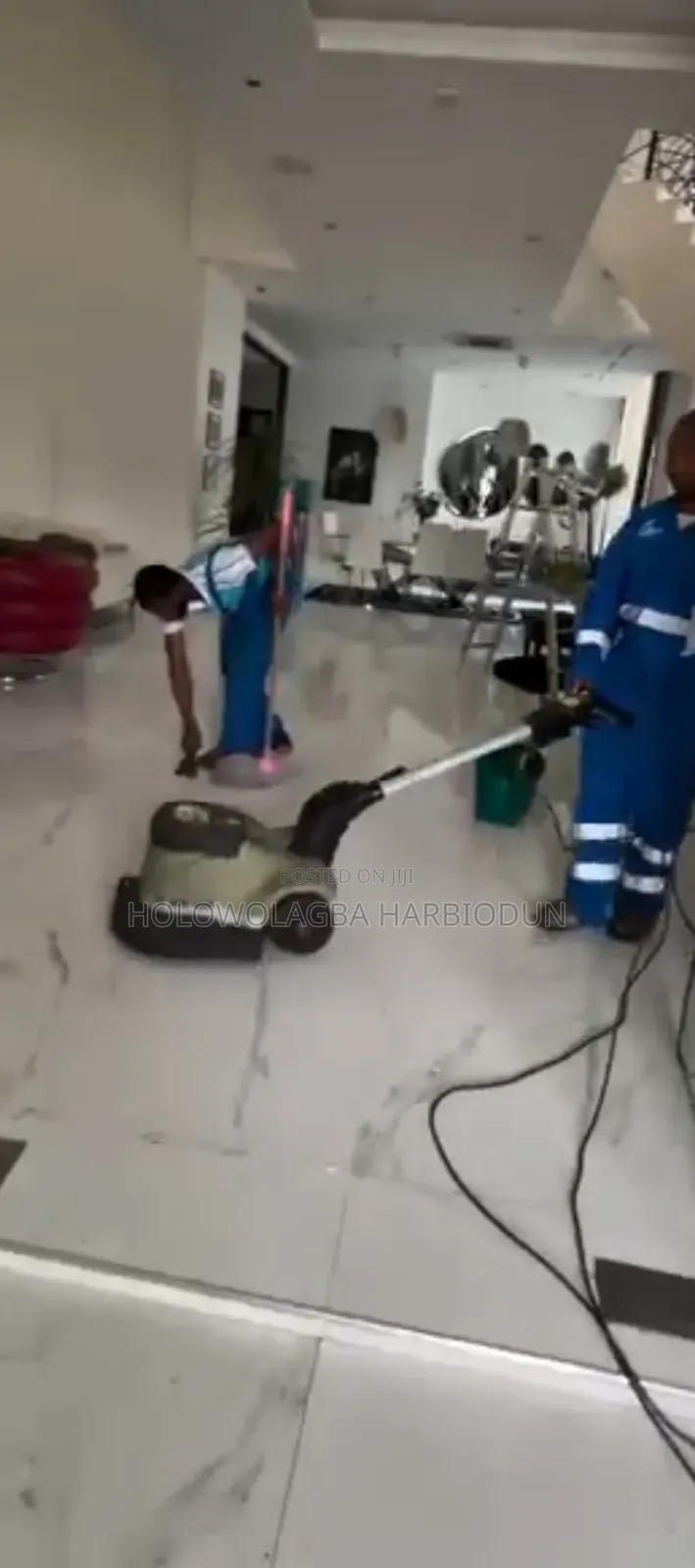 De Lustrous Cleaning, Upholstery and Fumigation Services