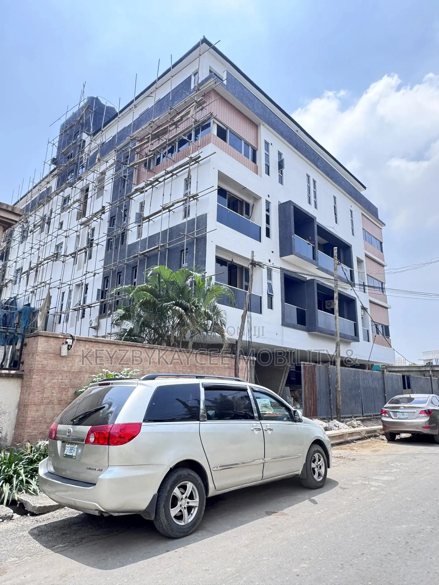 3bdrm Apartment in Ikeja for sale