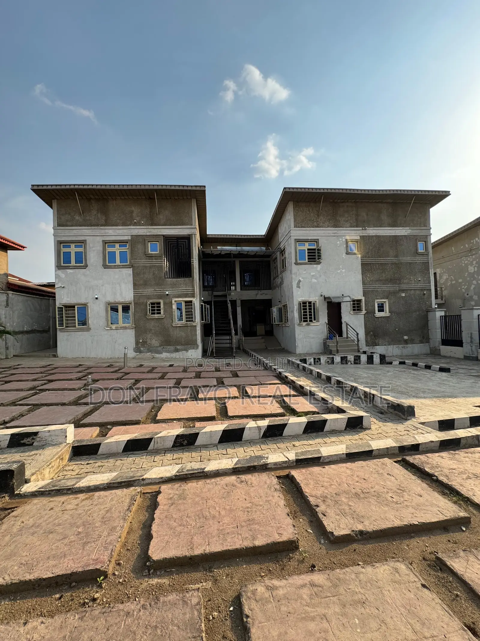 30 Rooms Mult-Use Commercial Property for Sale Off In’T Airport Alakia