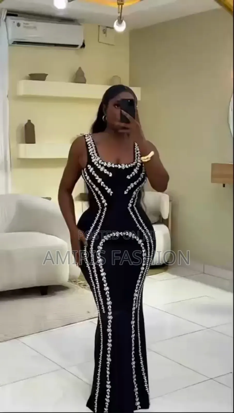 Very Beautiful Sleeveless Dinner Long Gown