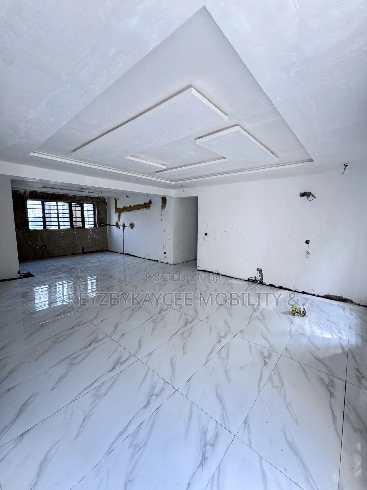 3bdrm Apartment in Shonibare Estate, Ikeja for sale