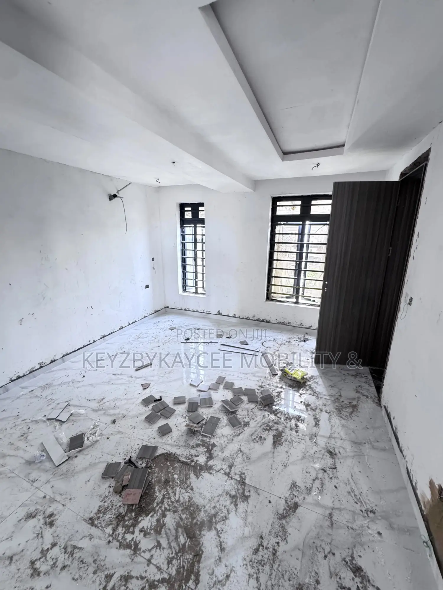 3bdrm Apartment in Shonibare Estate, Ikeja for sale