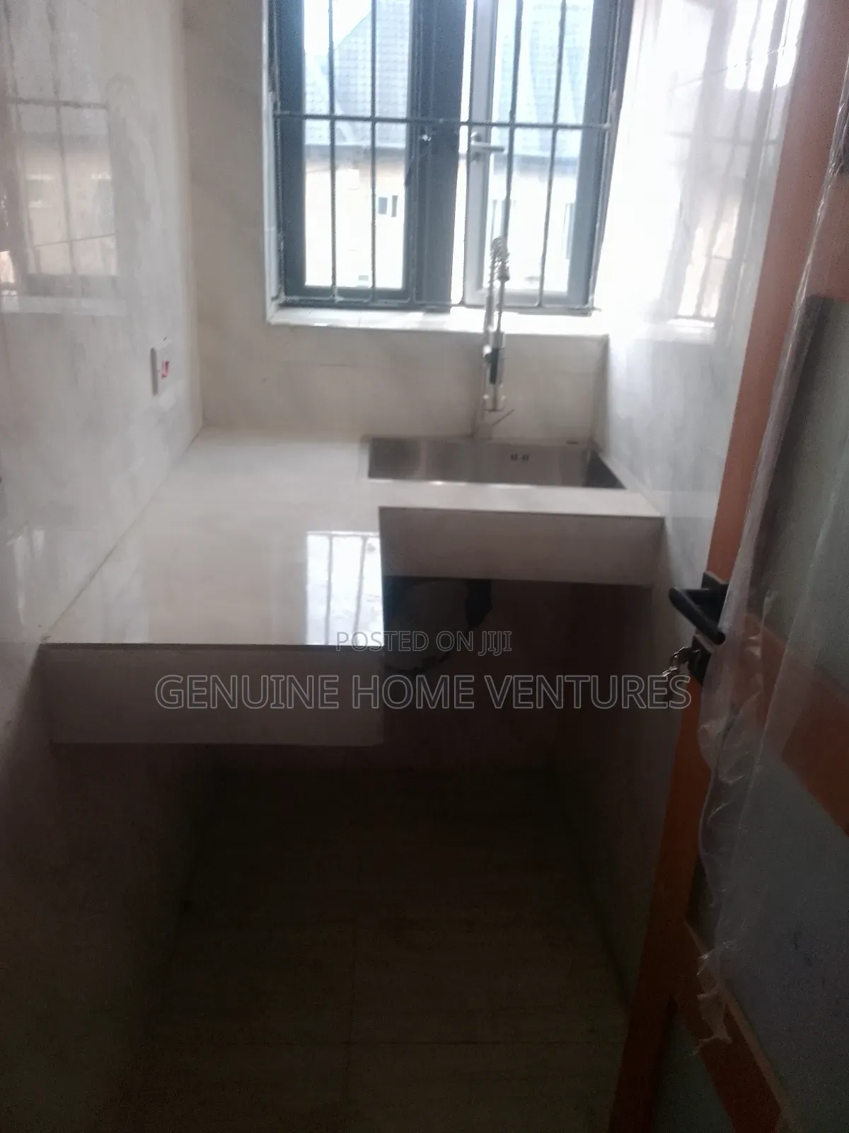 Mini Flat in Agric for rent