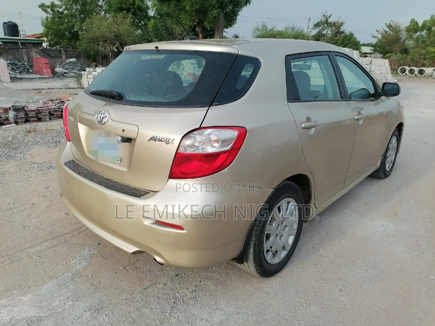 Toyota Matrix 2010 Gold