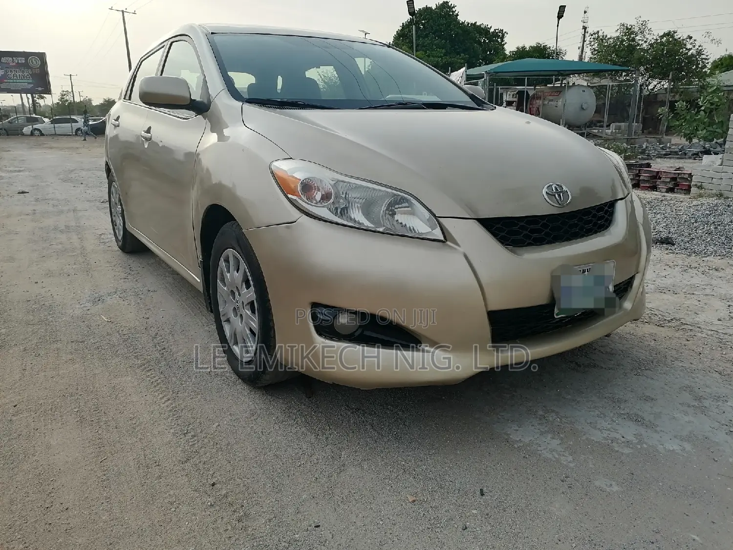 Toyota Matrix 2010 Gold