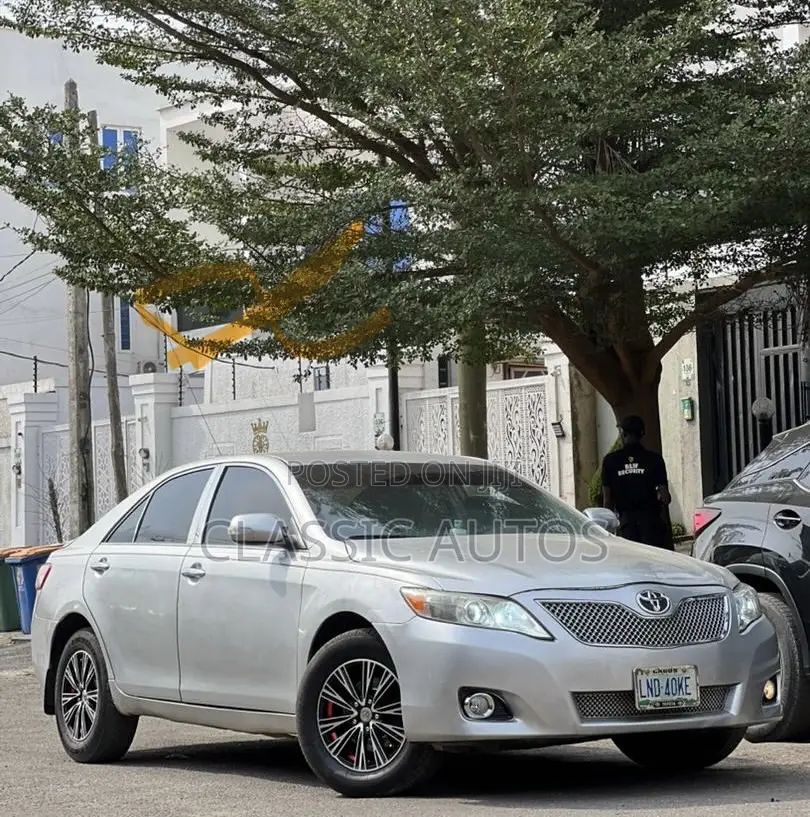 Toyota Camry 2009 Silver