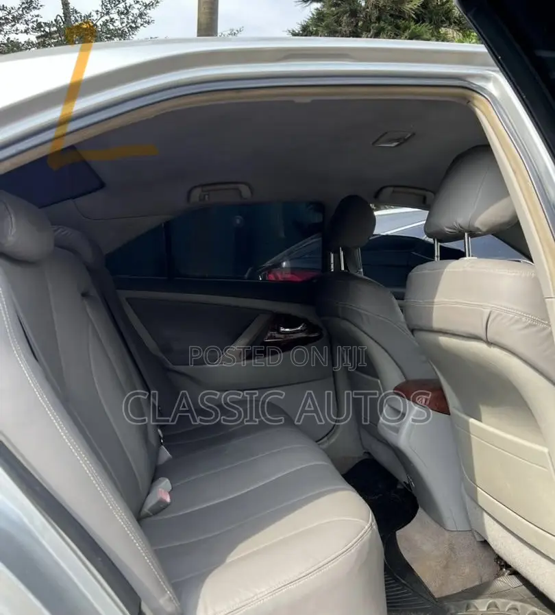 Toyota Camry 2009 Silver