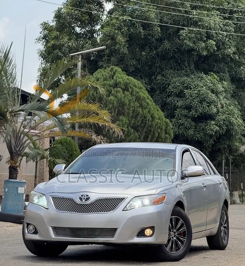 Toyota Camry 2009 Silver