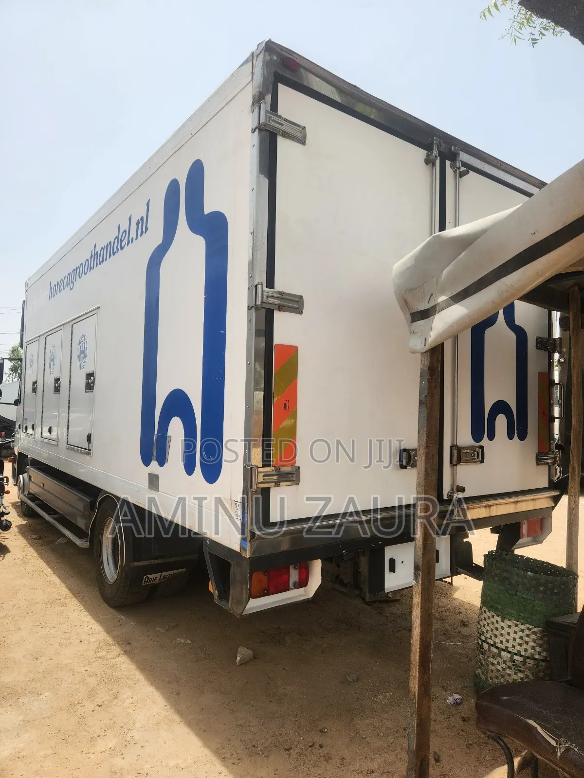 Refrigerator Truck