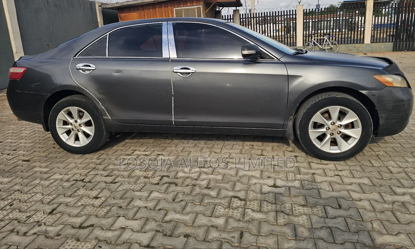 Toyota Camry LE 4dr Sedan (2.4L 4cyl 5A) 2009 Gray