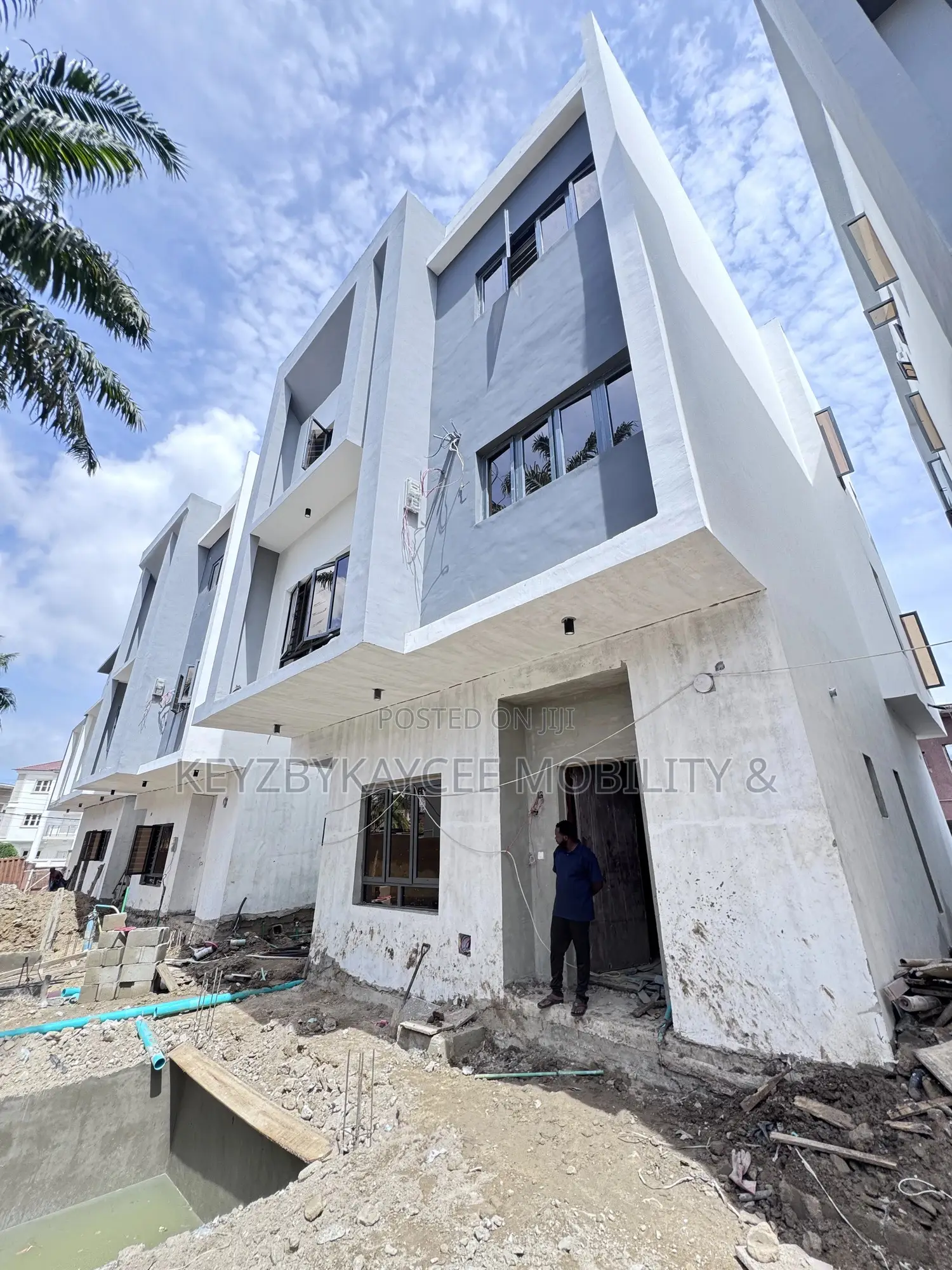 4bdrm Duplex in Surulere for sale