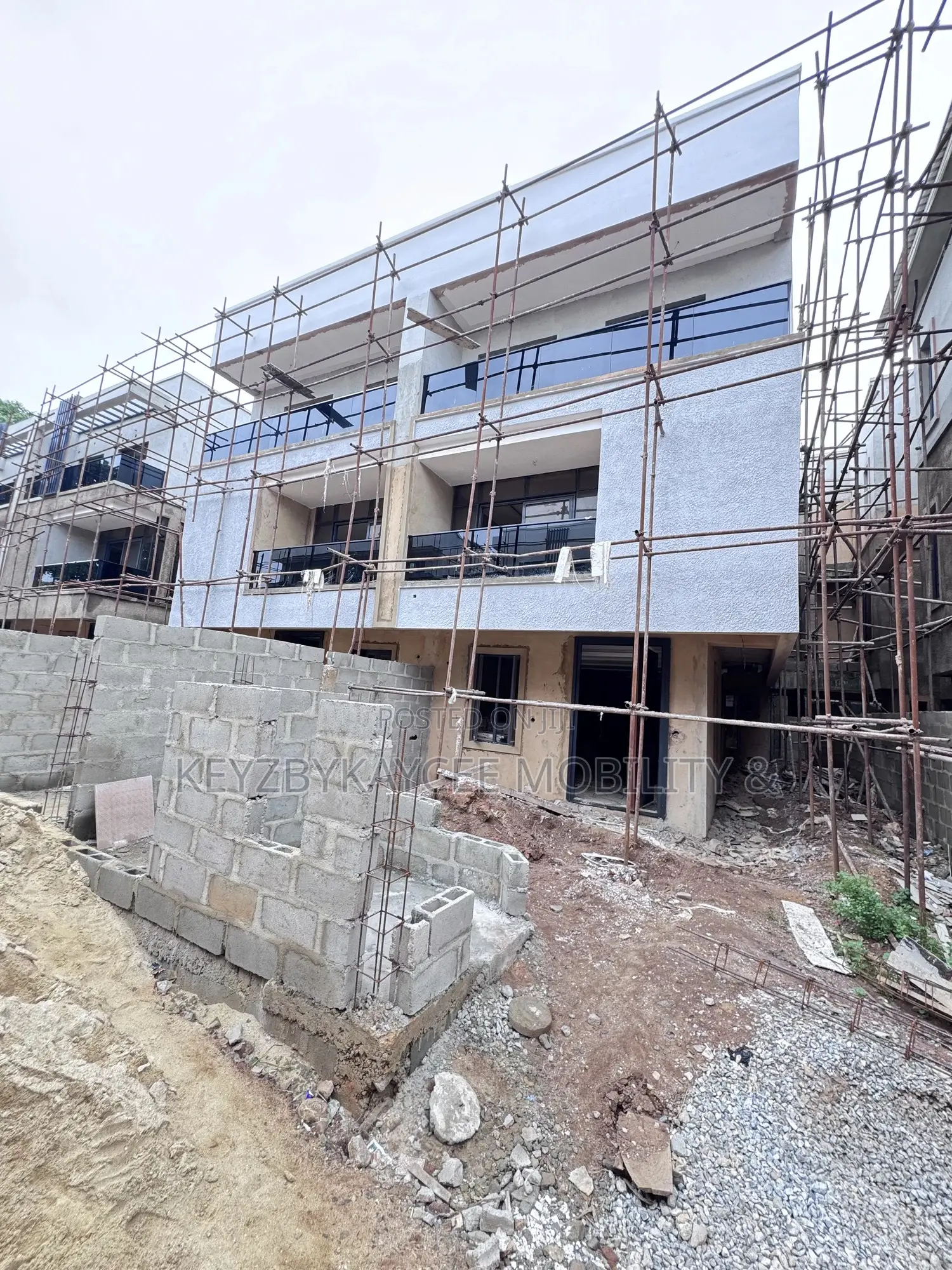 5bdrm Duplex in Ikeja Gra for sale