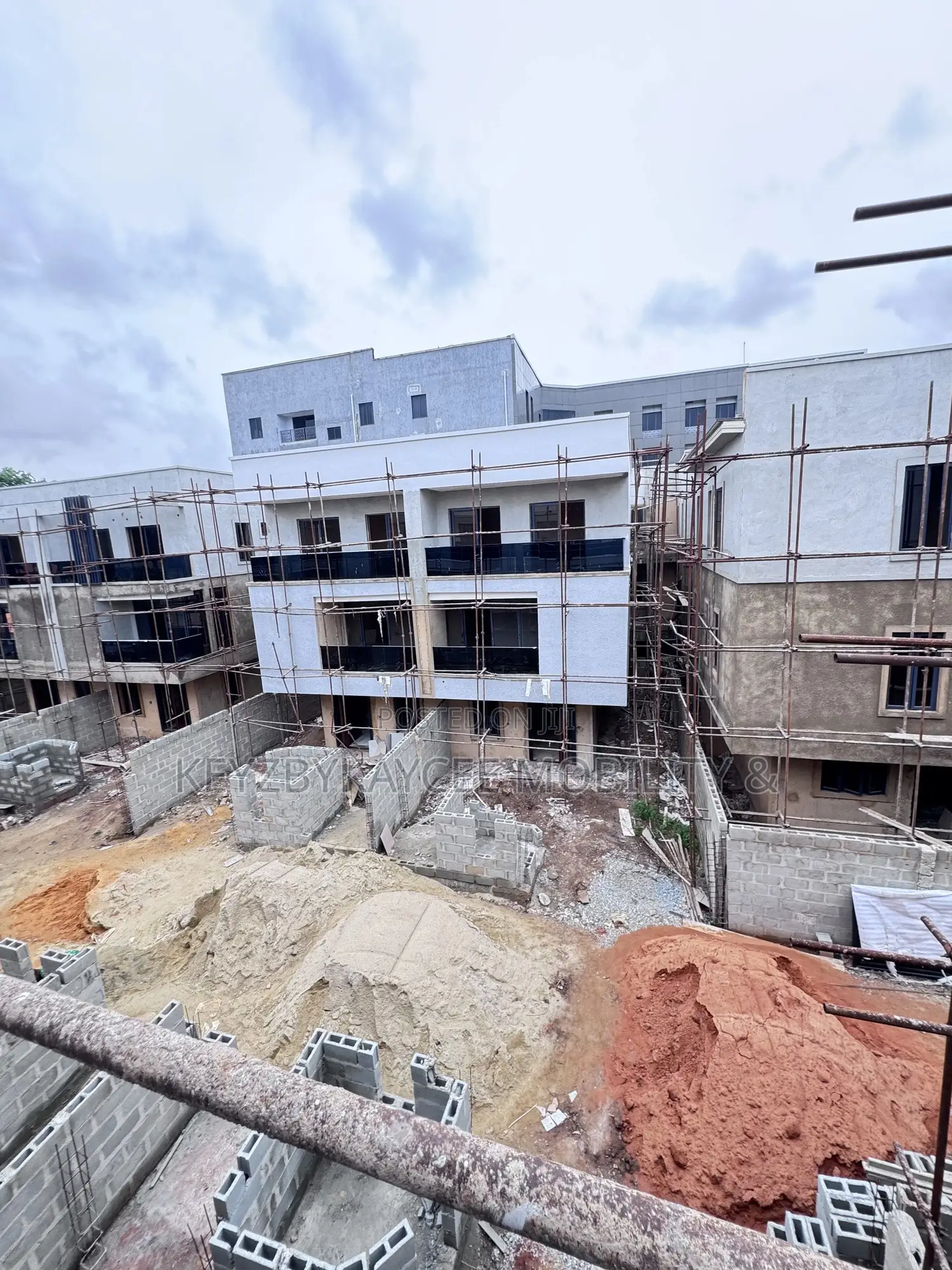 5bdrm Duplex in Ikeja Gra for sale