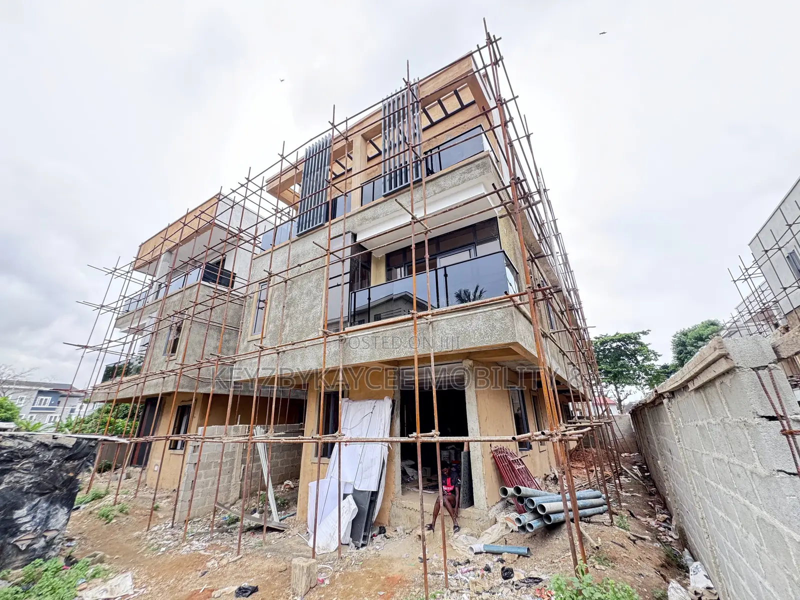 7bdrm Duplex in Ikeja Gra for sale