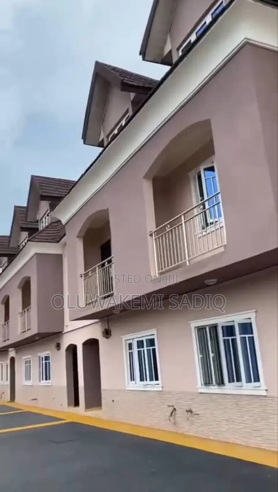 4bdrm Duplex in Iseri Opic for sale