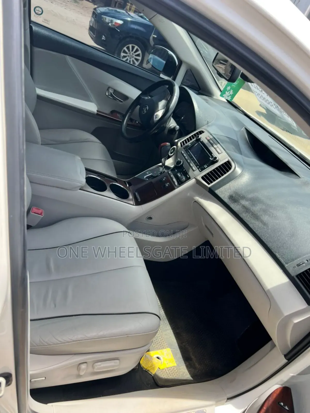 Toyota Venza 2010 White