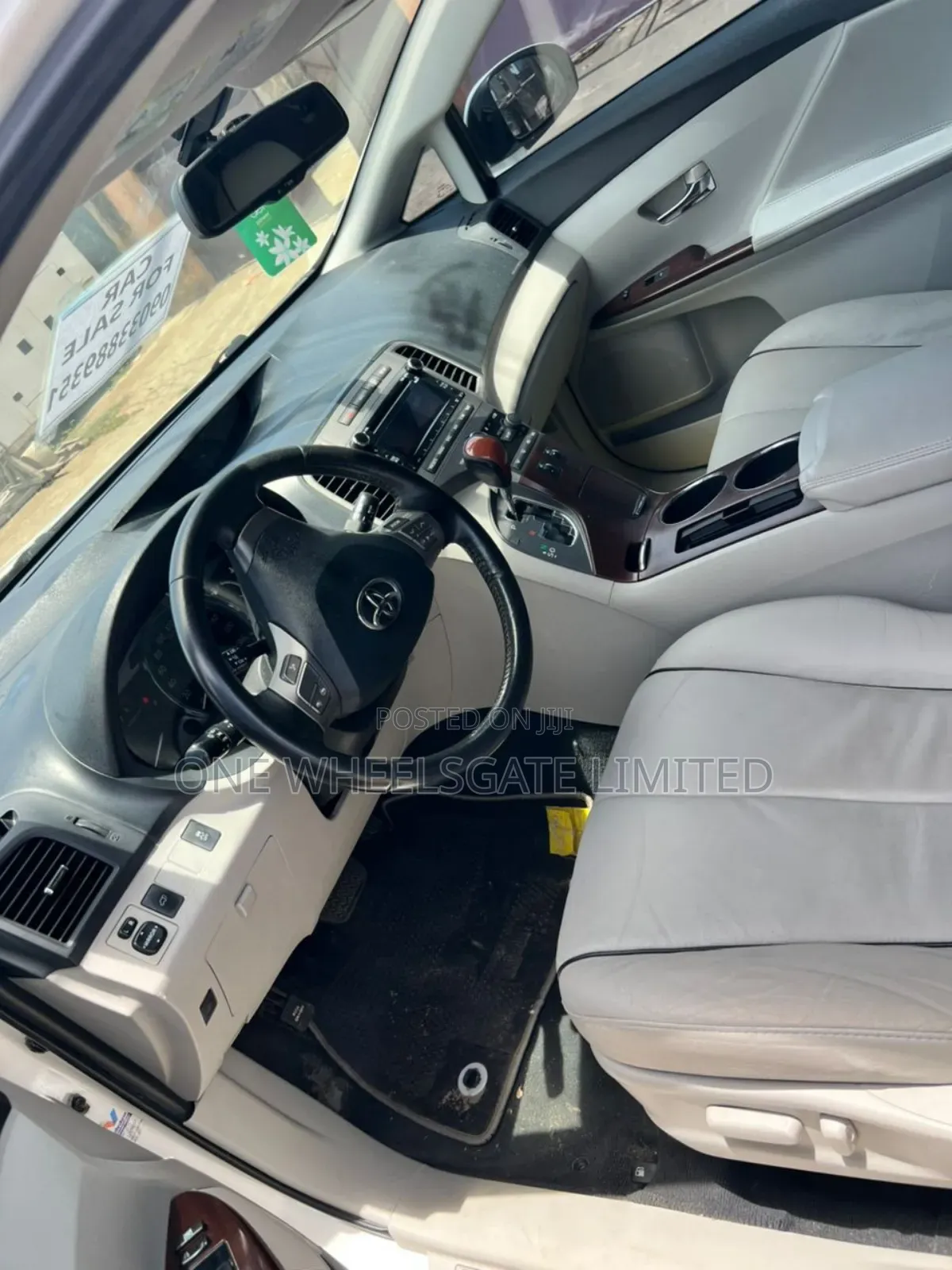 Toyota Venza 2010 White