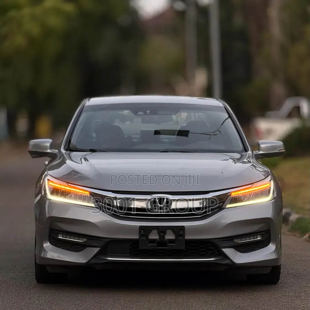 Honda Accord Touring 4dr Sedan FWD (3.5L 6cyl 6A) 2016 Gray