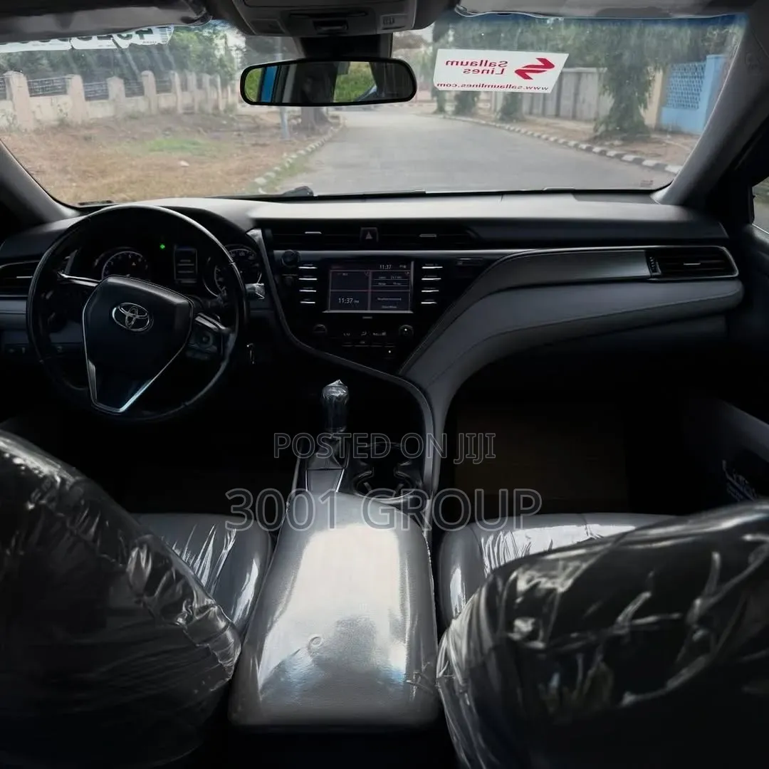 Toyota Camry SE Nightshade FWD 2020 Blue