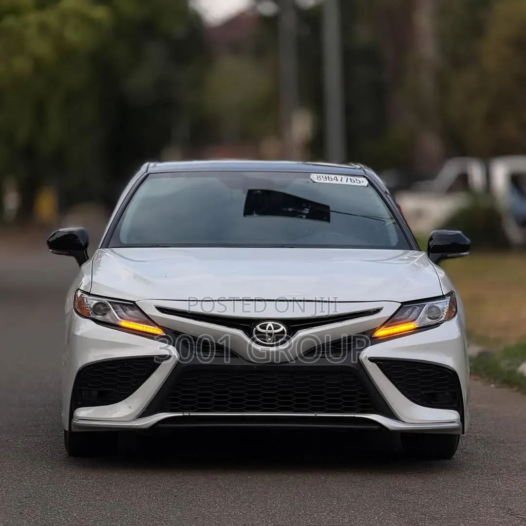 Toyota Camry XSE FWD 2020 White