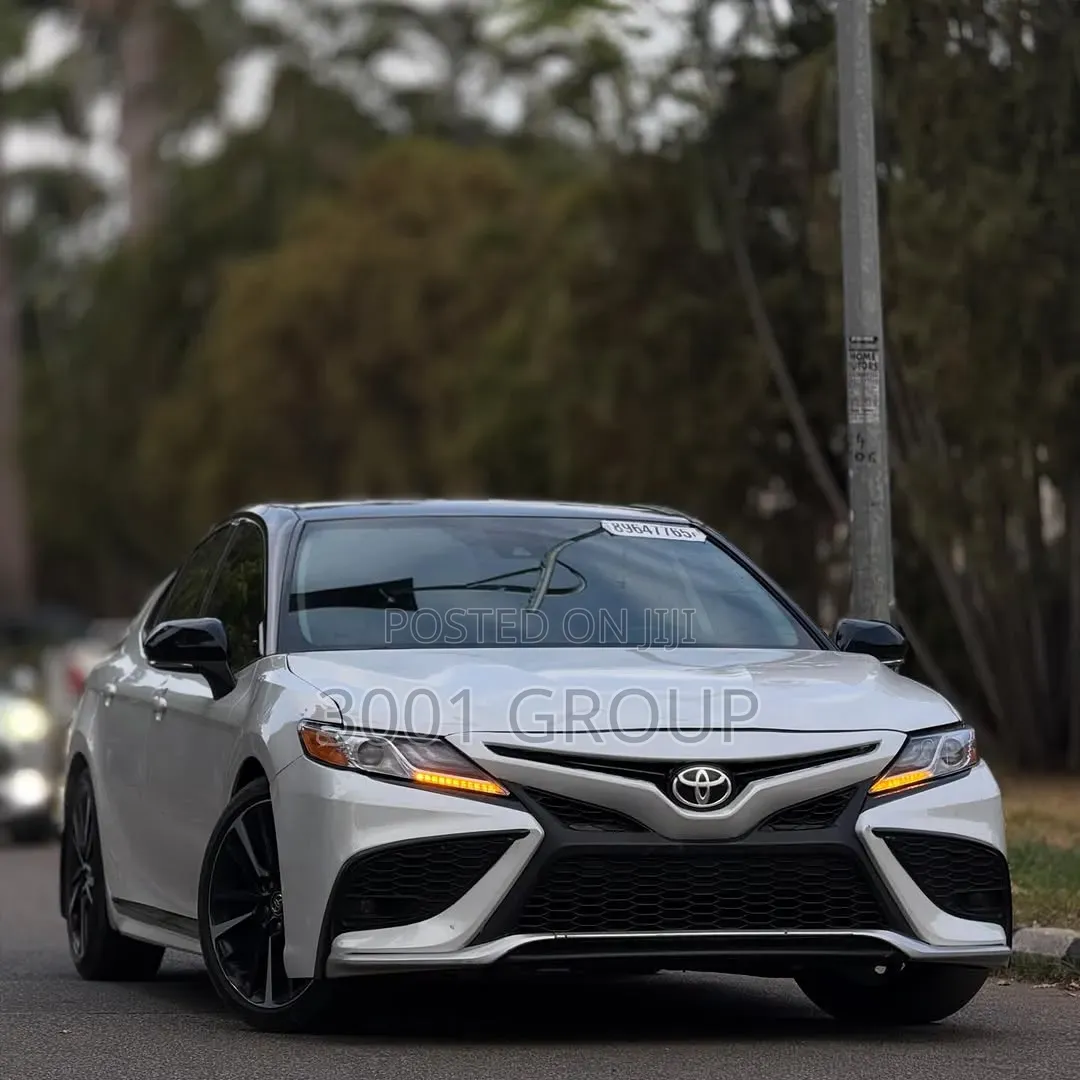Toyota Camry XSE FWD 2020 White