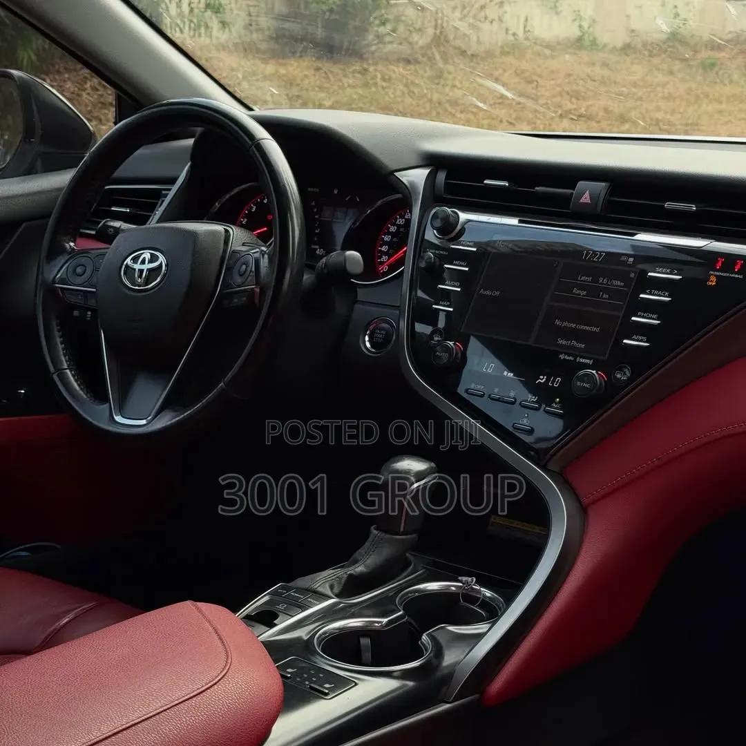 Toyota Camry XSE FWD 2020 White