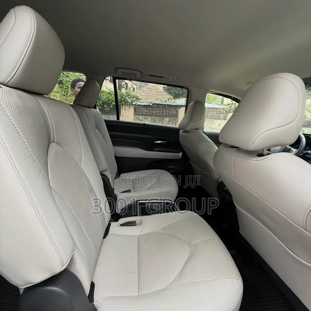 Toyota Highlander Limited 2025 Burgundy