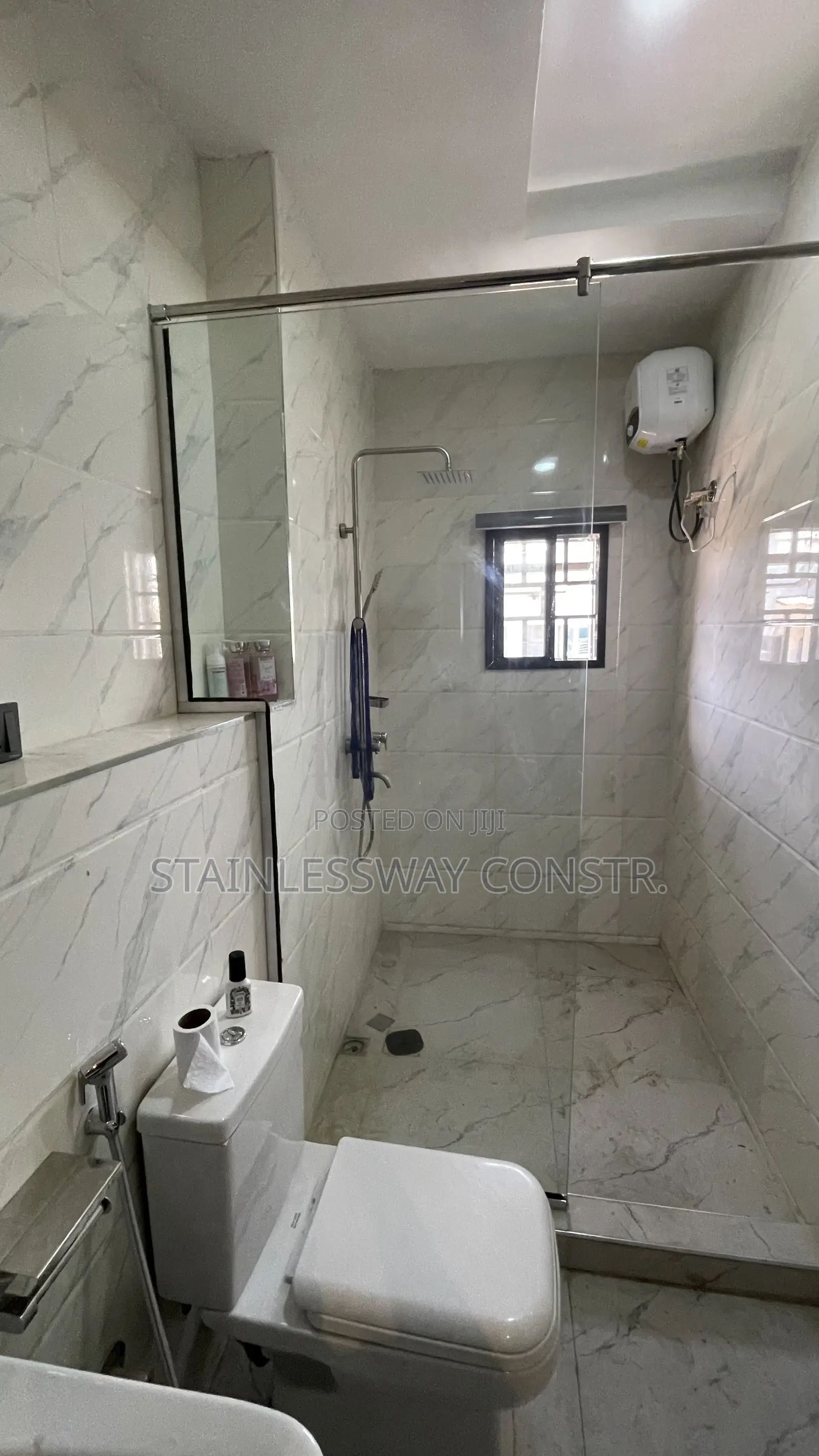 Plain Shower Glass Bathroom Divider