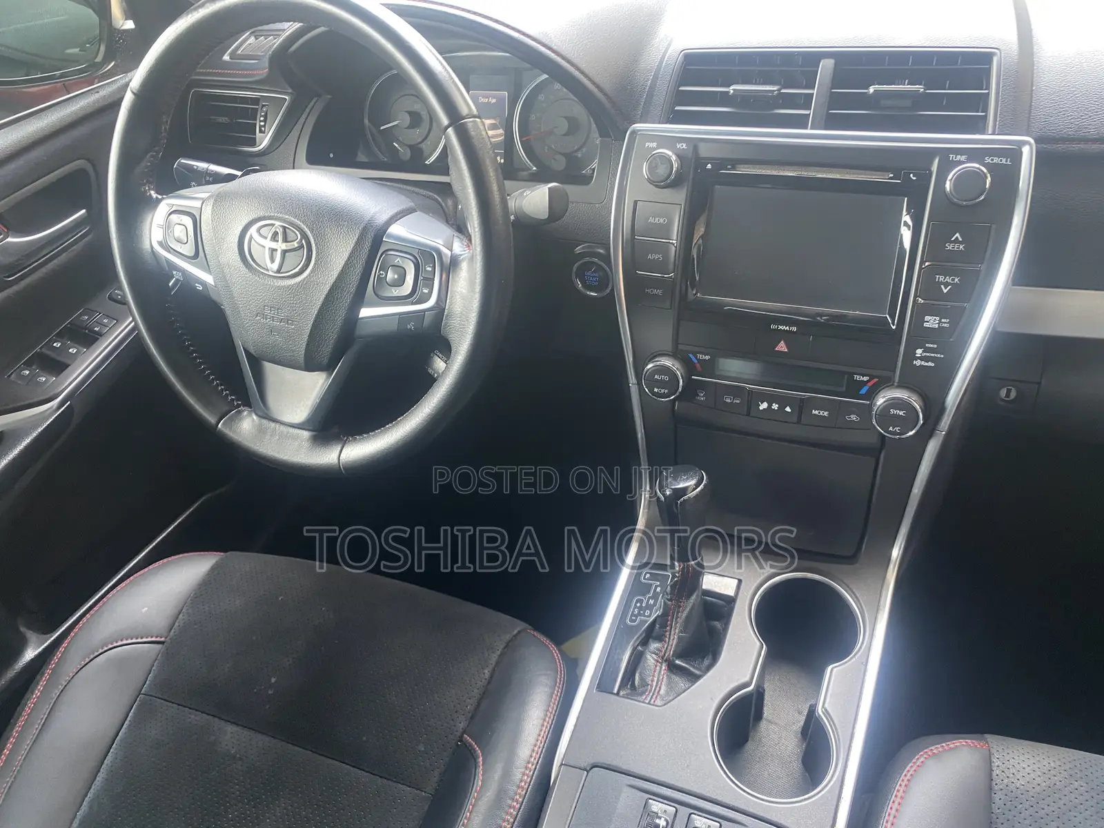 Toyota Camry XLE V6 4dr Sedan (3.6L 6cyl 6A) 2016 Red