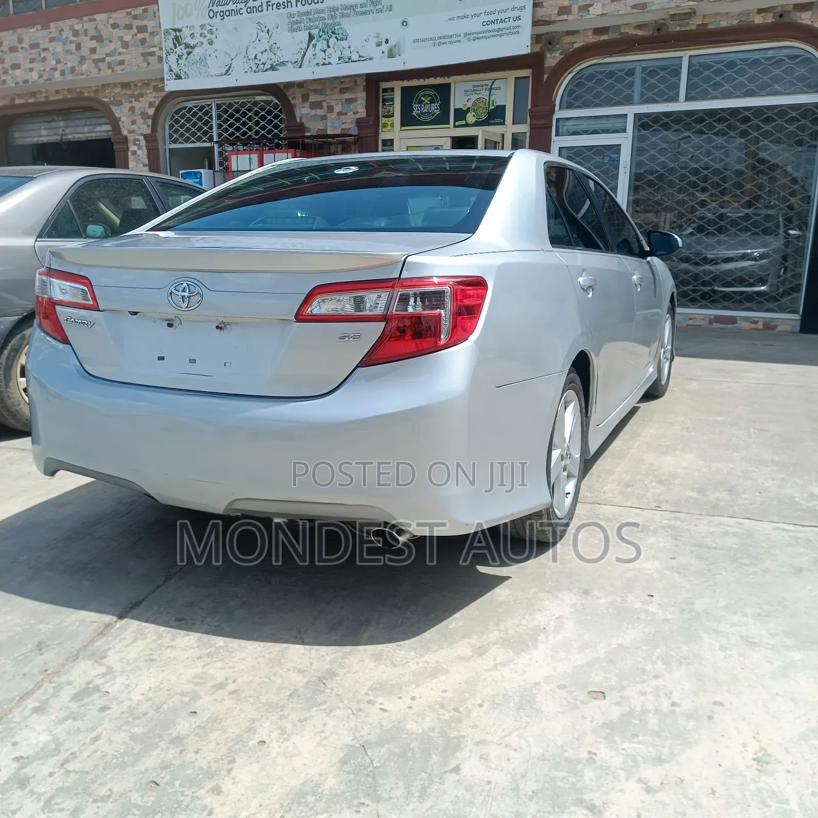 Toyota Camry SE Sport 4dr Sedan (2.5L 4cyl 6A) 2014 Silver