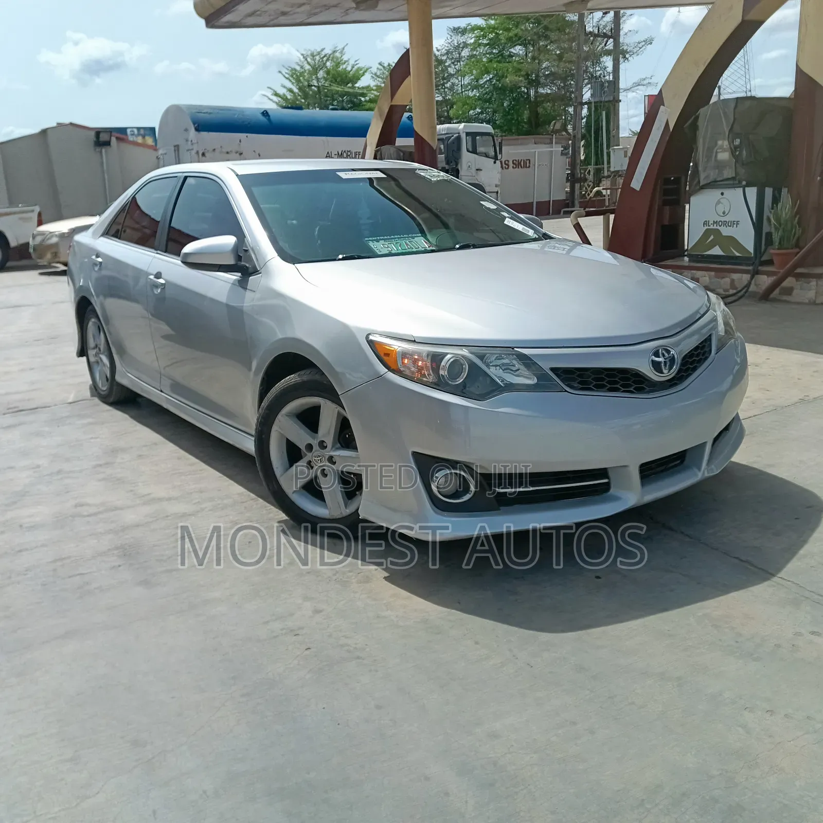 Toyota Camry SE Sport 4dr Sedan (2.5L 4cyl 6A) 2014 Silver