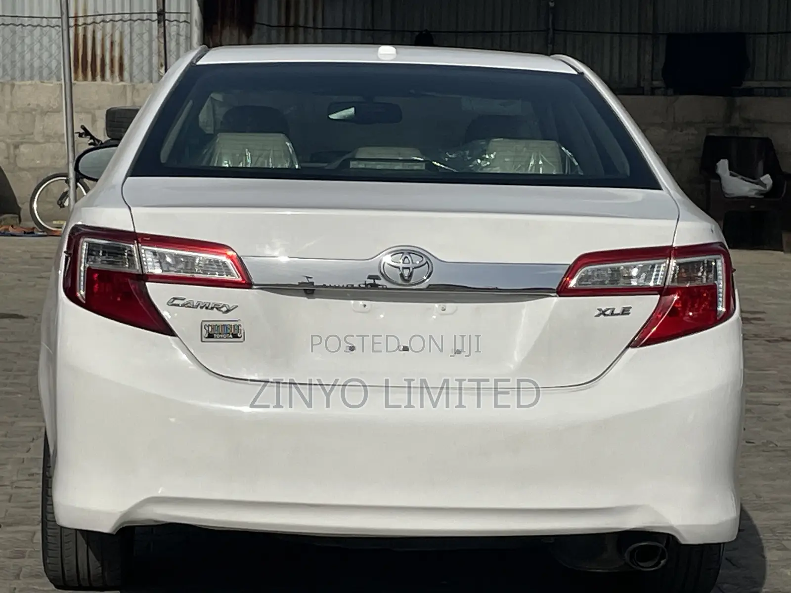 Toyota Camry XLE 4dr Sedan (2.5L 4cyl 6A) 2014 White